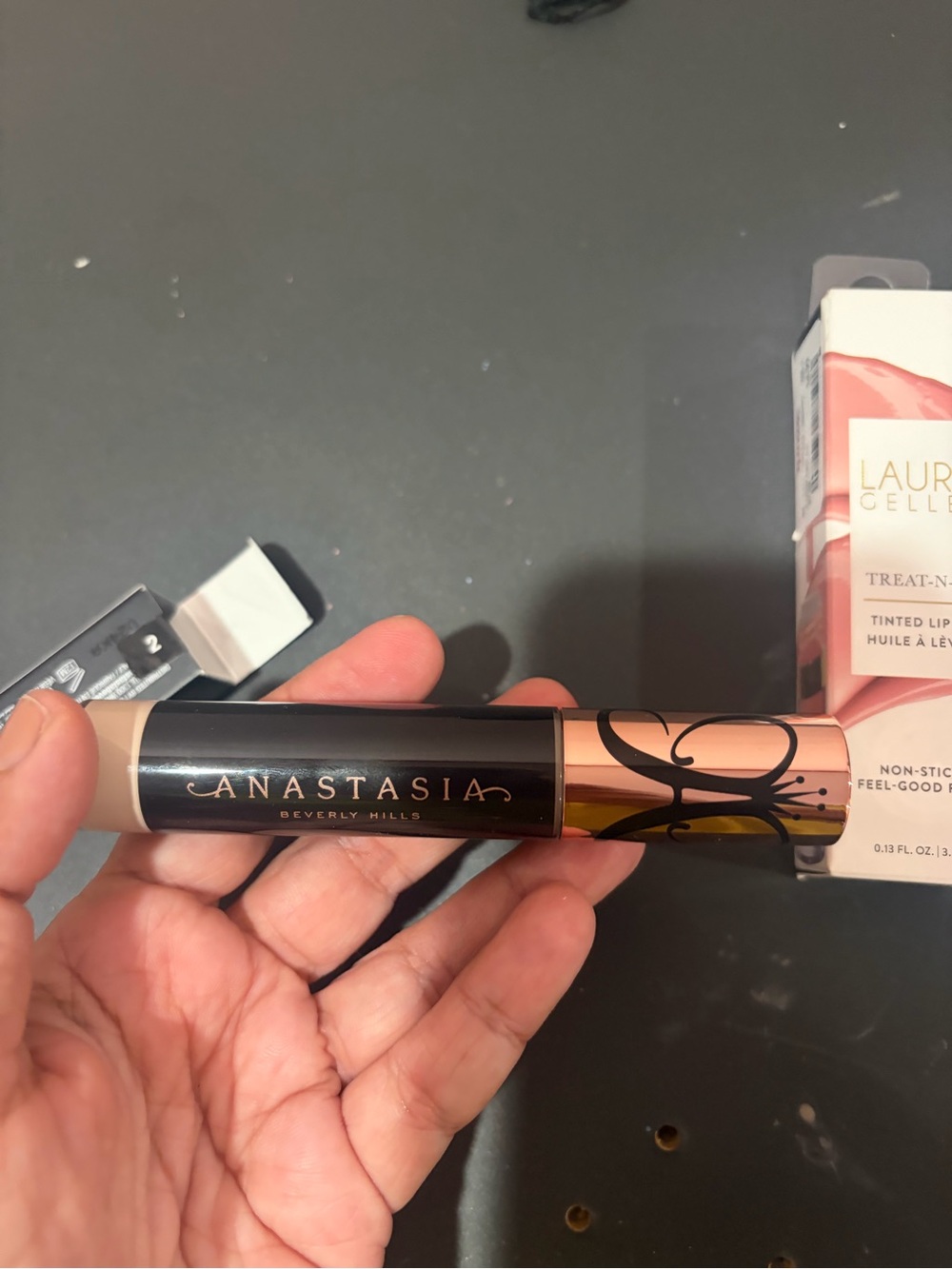 Anastasia Beverly Hills Magic Touch Concealer #2 - Picture 3 of 10